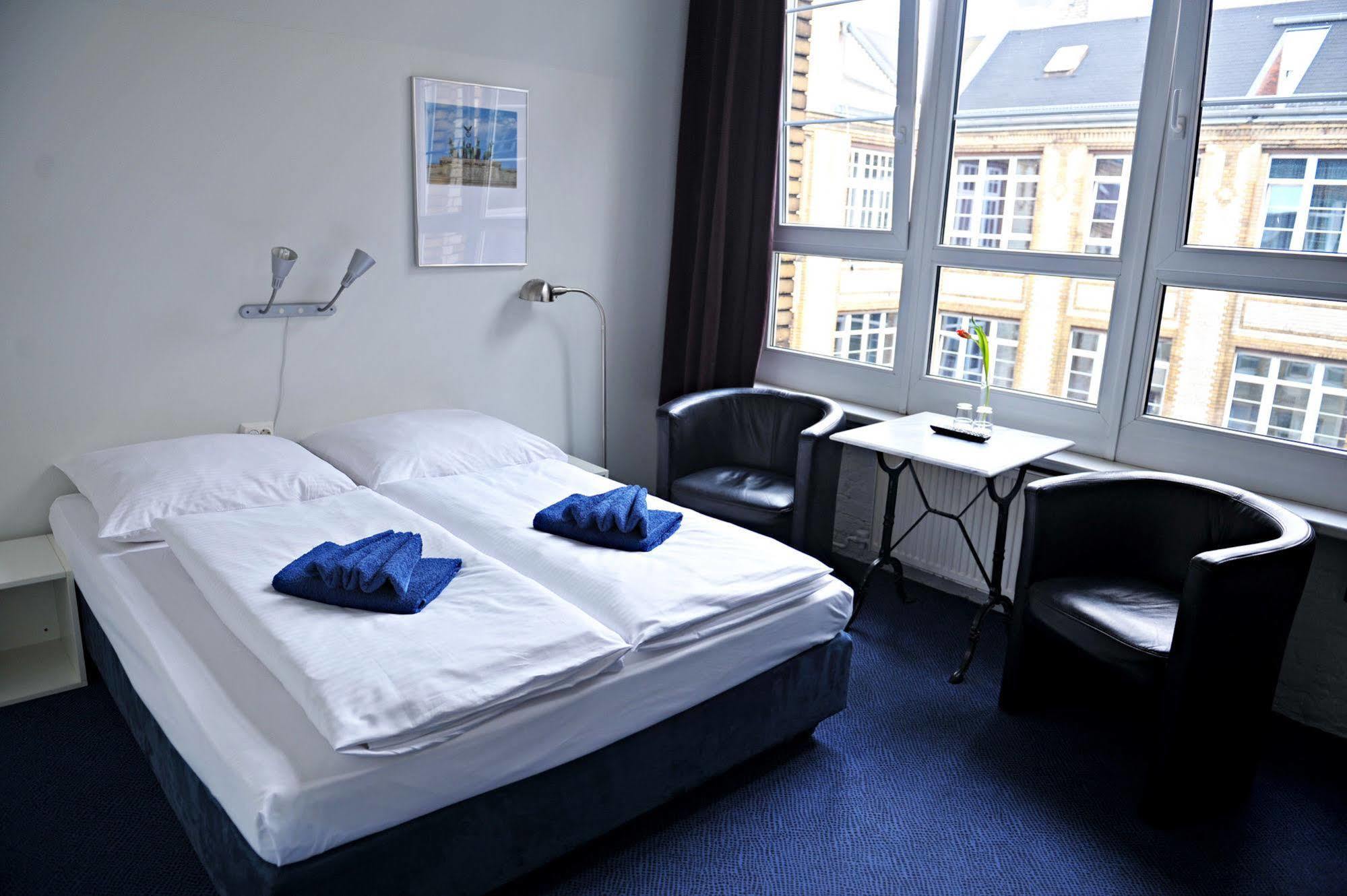 Hotel Transit Berlín Exterior foto