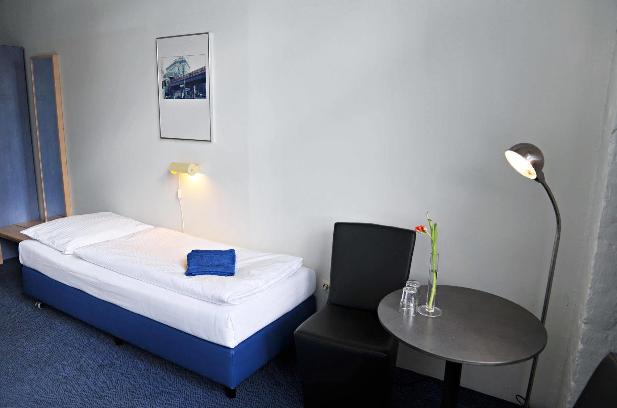 Hotel Transit Berlín Exterior foto