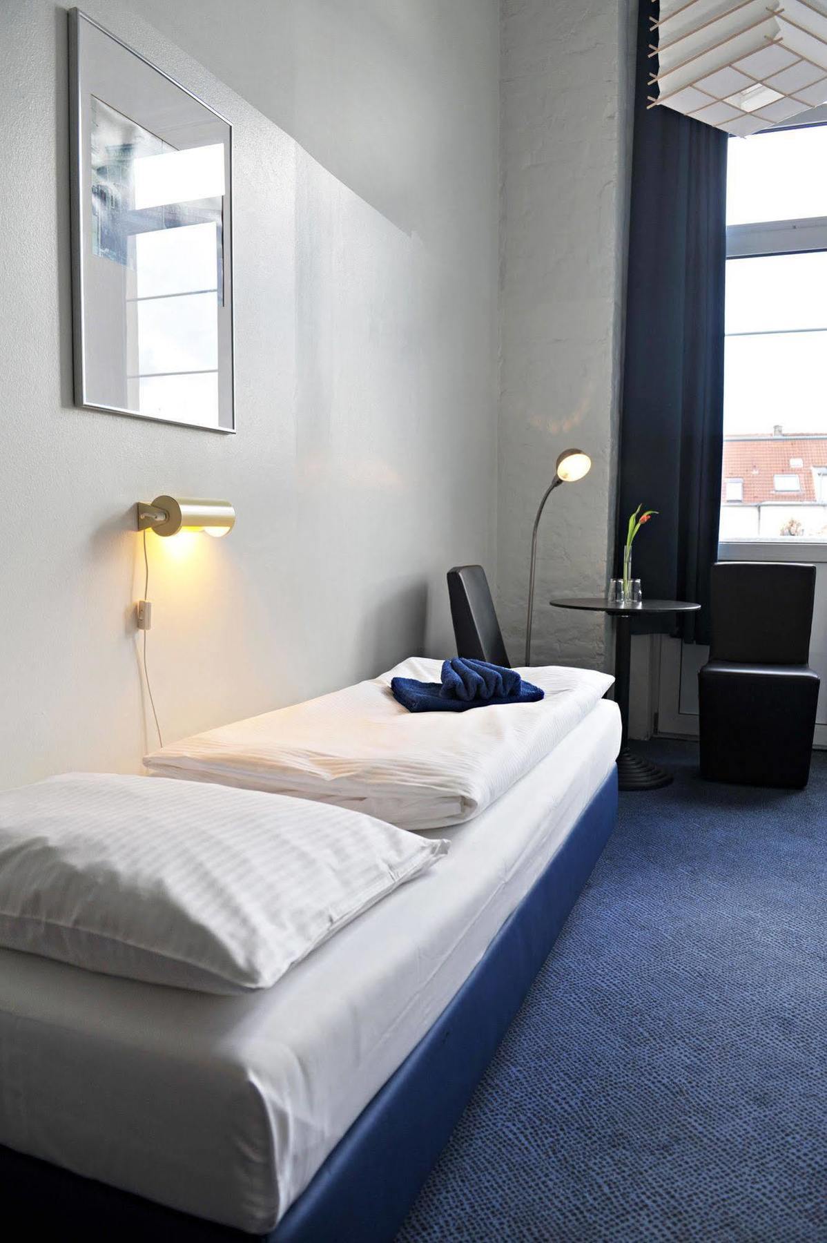 Hotel Transit Berlín Exterior foto