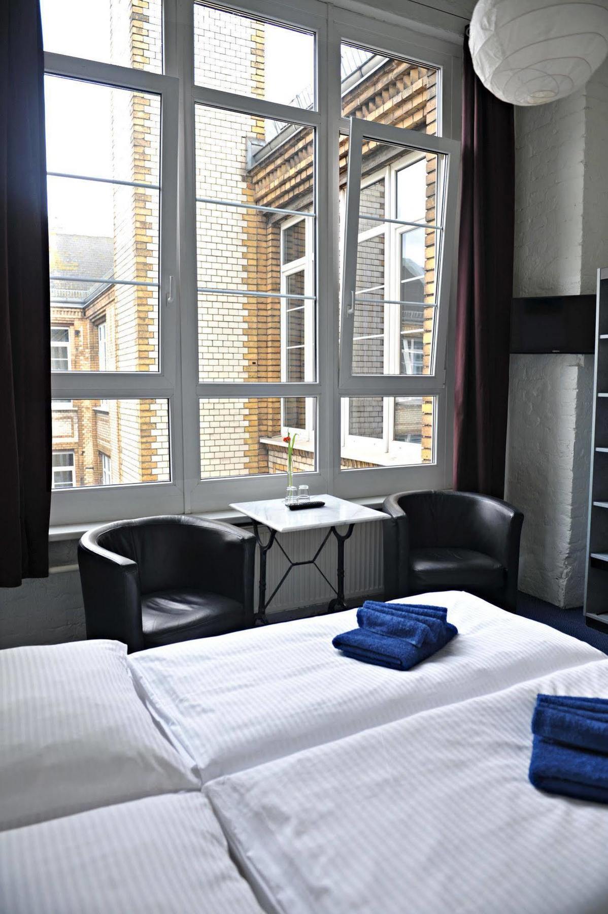 Hotel Transit Berlín Exterior foto